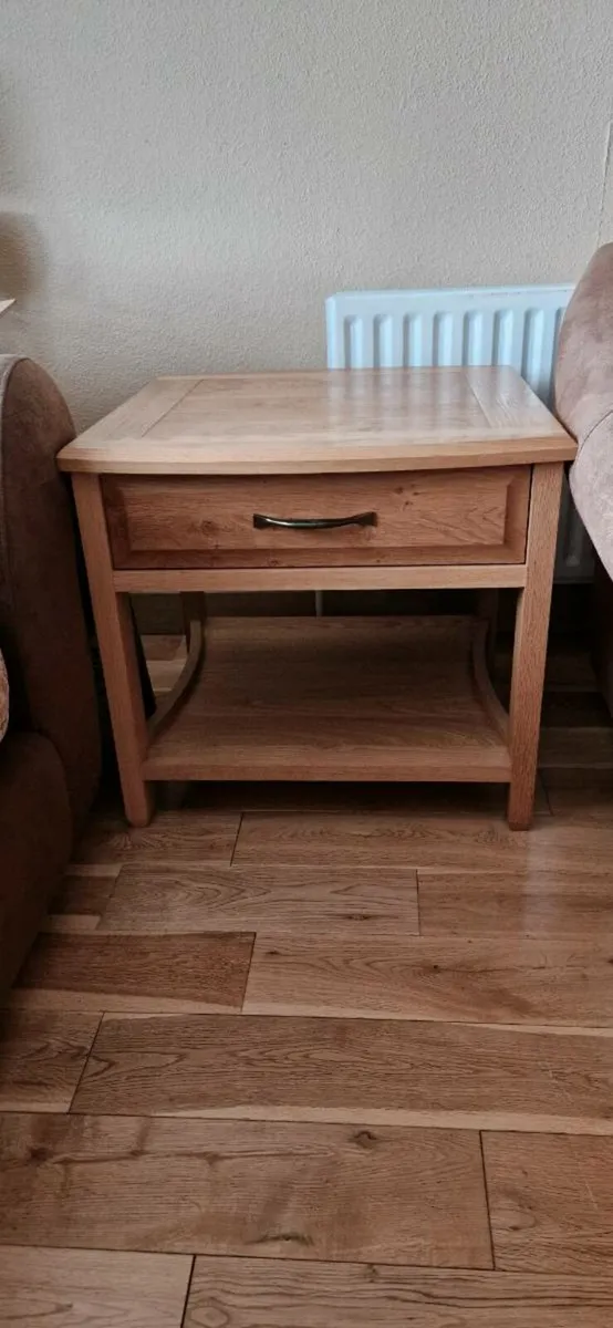 Solid oak table - Image 1