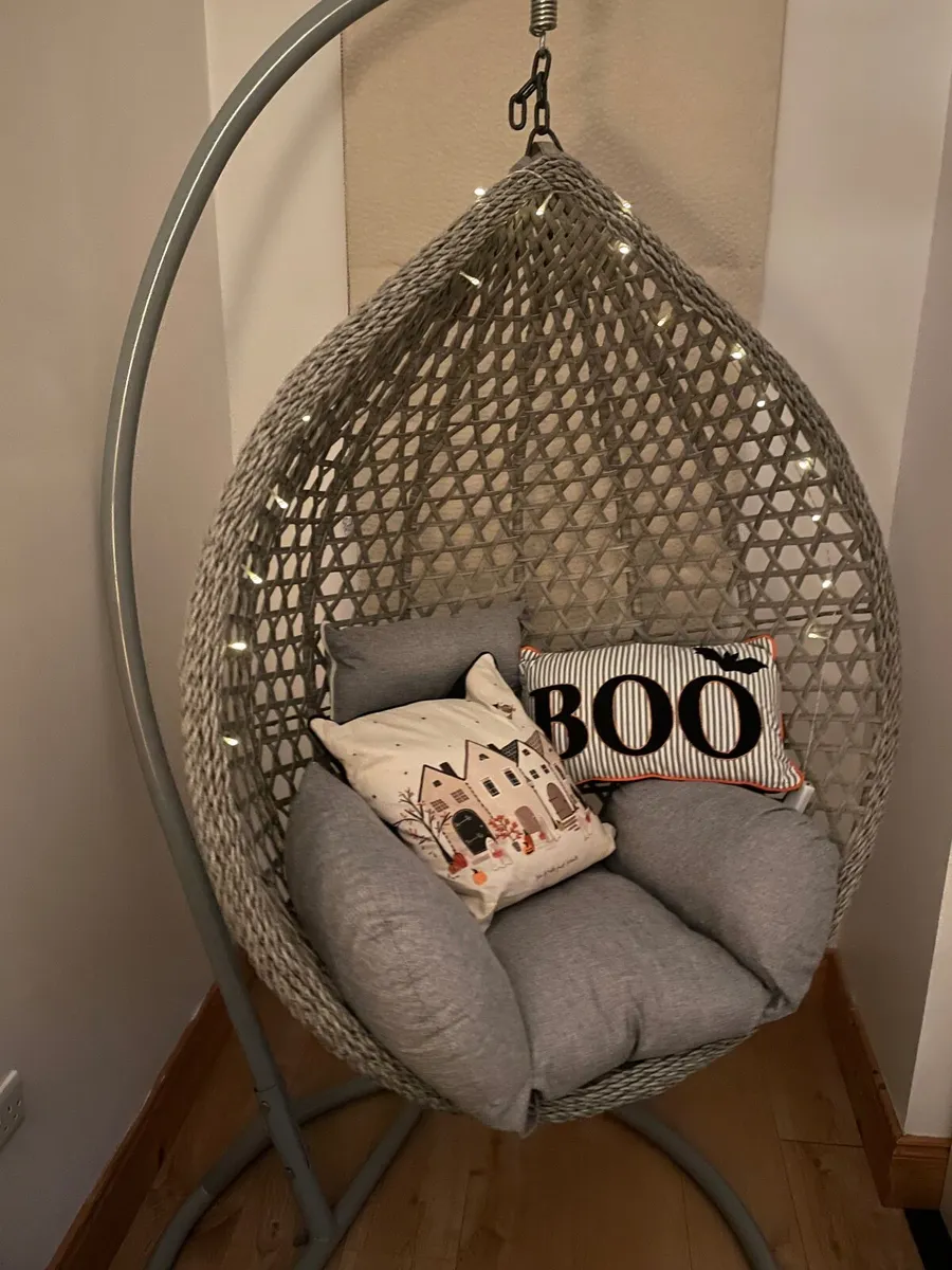 Egg Chair - Image 1