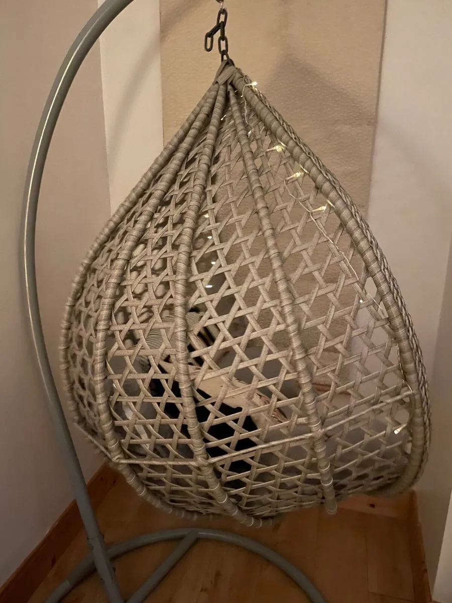 Egg Chair - Image 2
