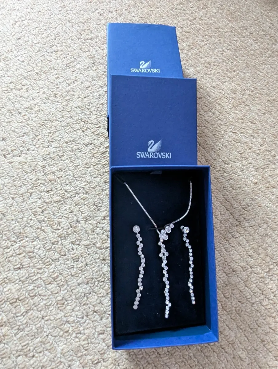 Swarovski necklace and earrings - Image 3