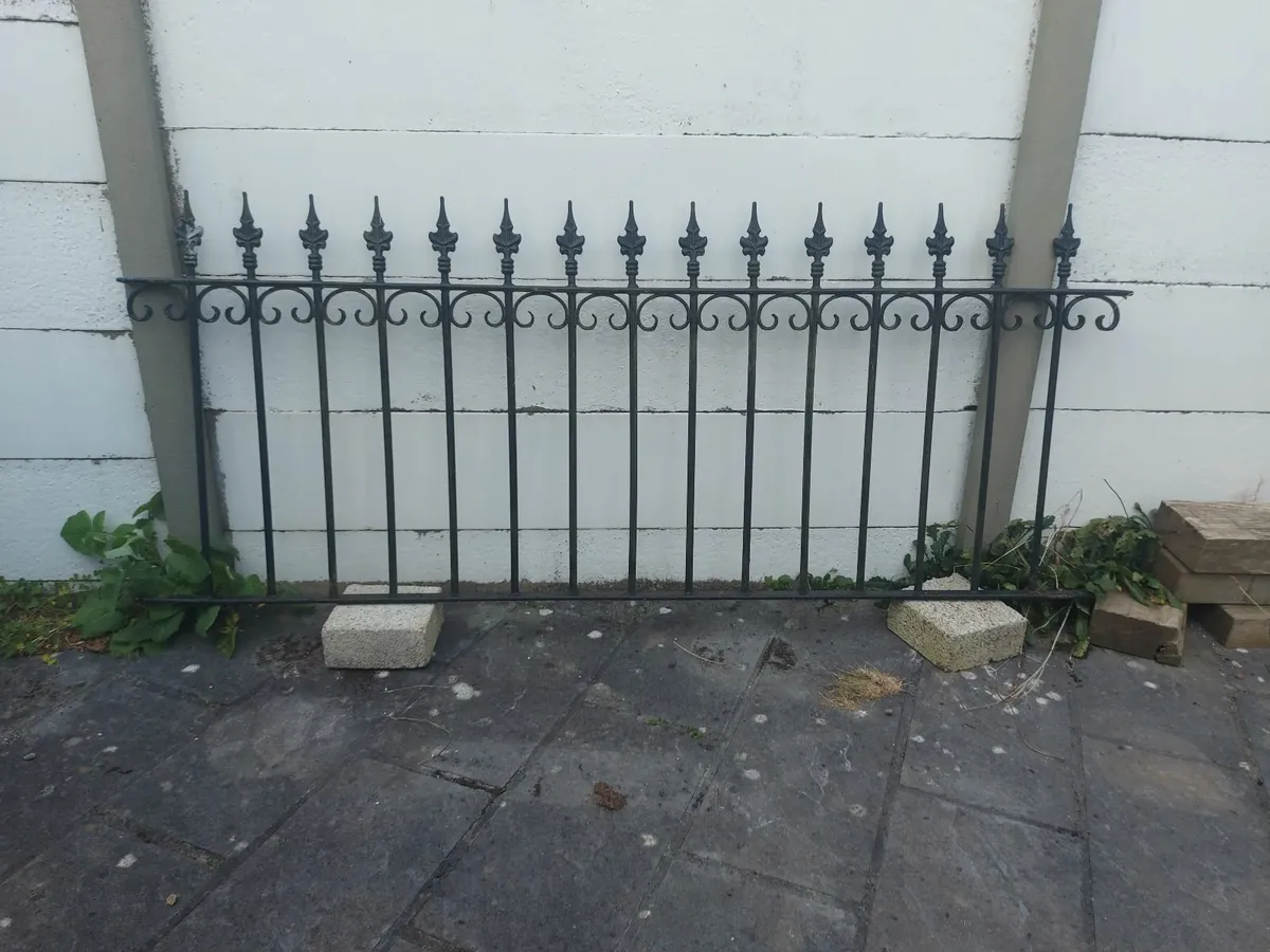Metal railing