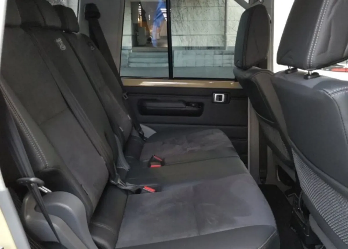 2025 TOYOTA LAND CRUISER 70 SERIES 2.8 D4D AUTO - Image 4