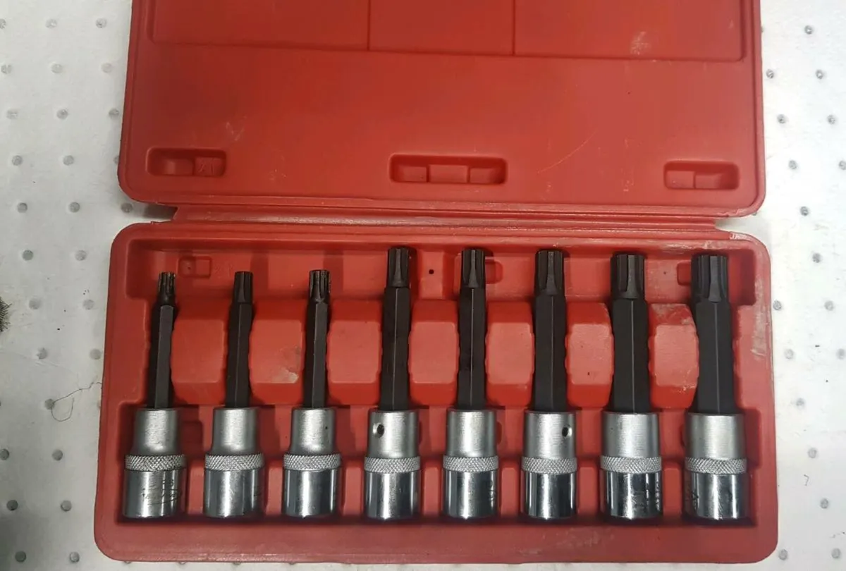 Bluepoint ribe sockets - Image 1