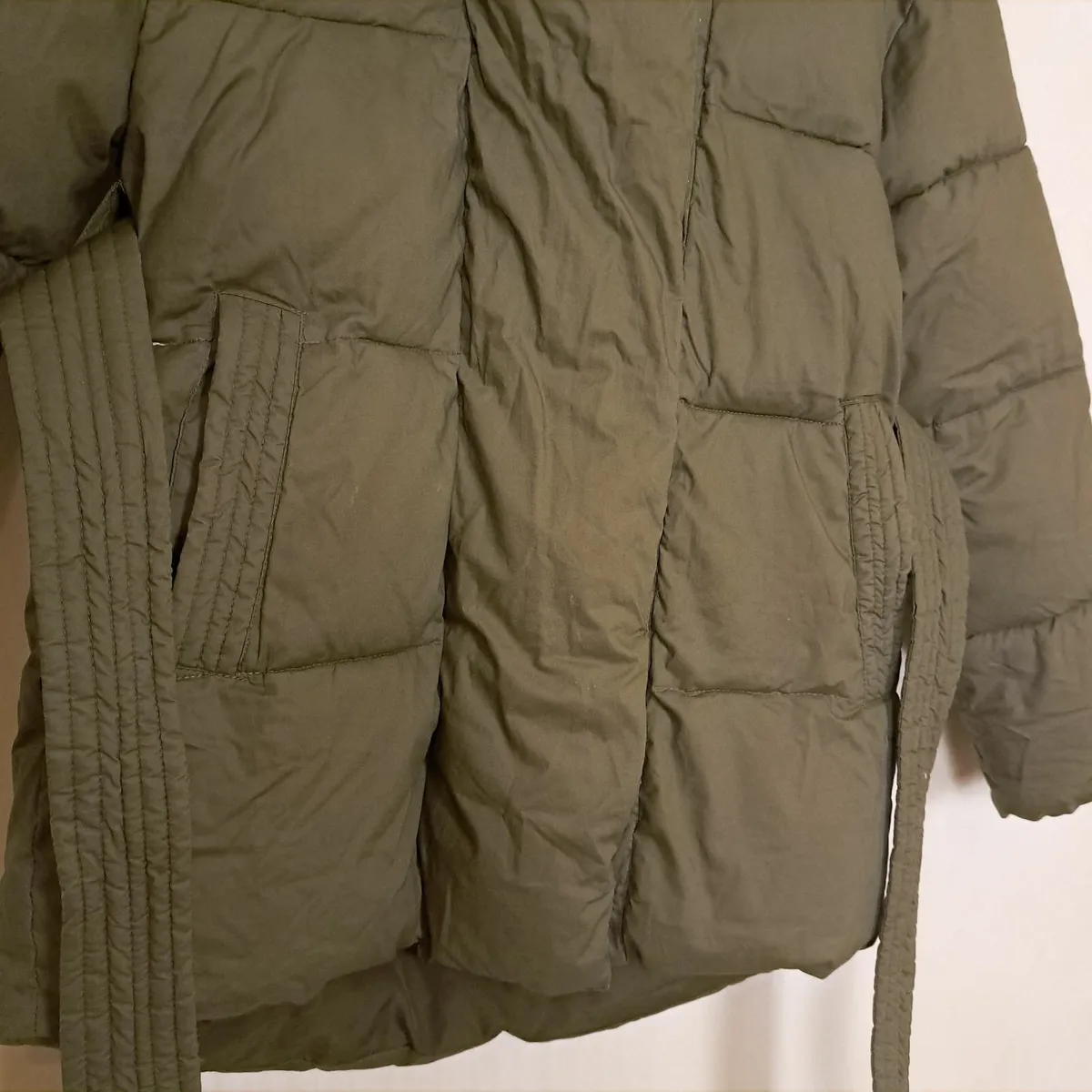 Bershka Khaki Green Puffer Jacket Hooded Belted L - Image 3
