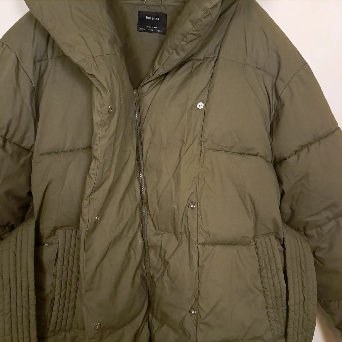 Bershka Khaki Green Puffer Jacket Hooded Belted L - Image 4