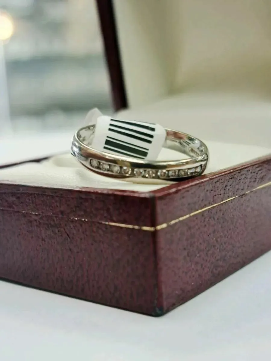 18K White Gold Ring Diamond 18Ct - Image 2