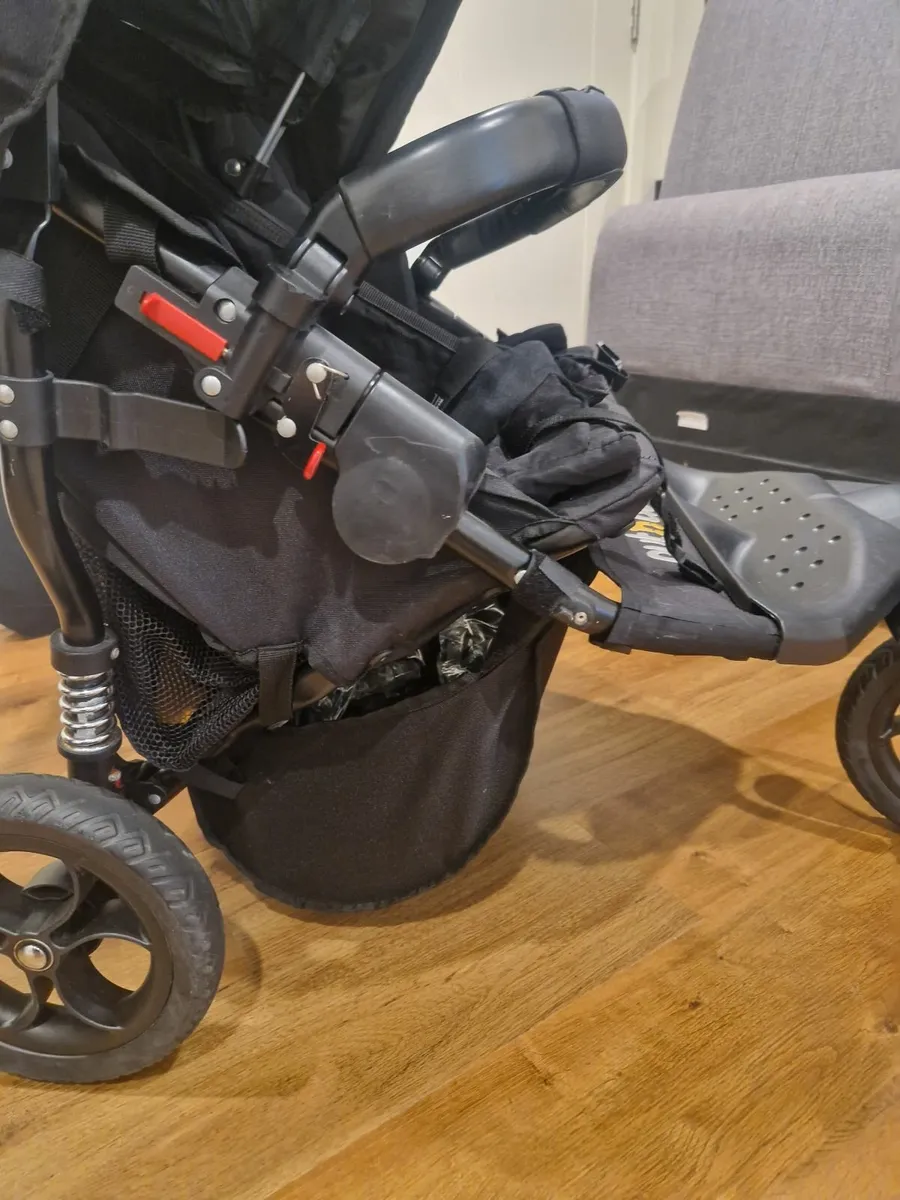 Out 'n About double buggy - Image 1