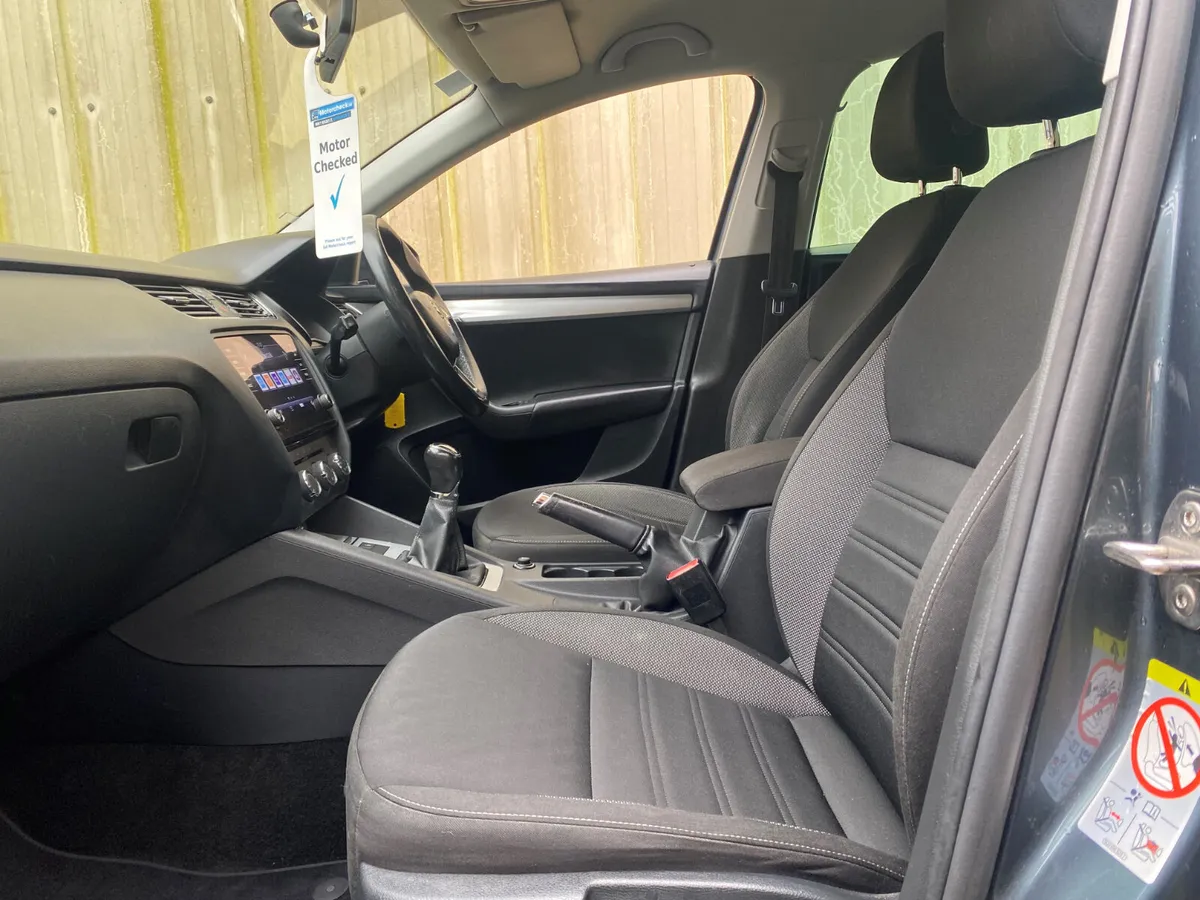Skoda Octavia 2019///LOW KLMS///FINANCE AVAILABLE - Image 3
