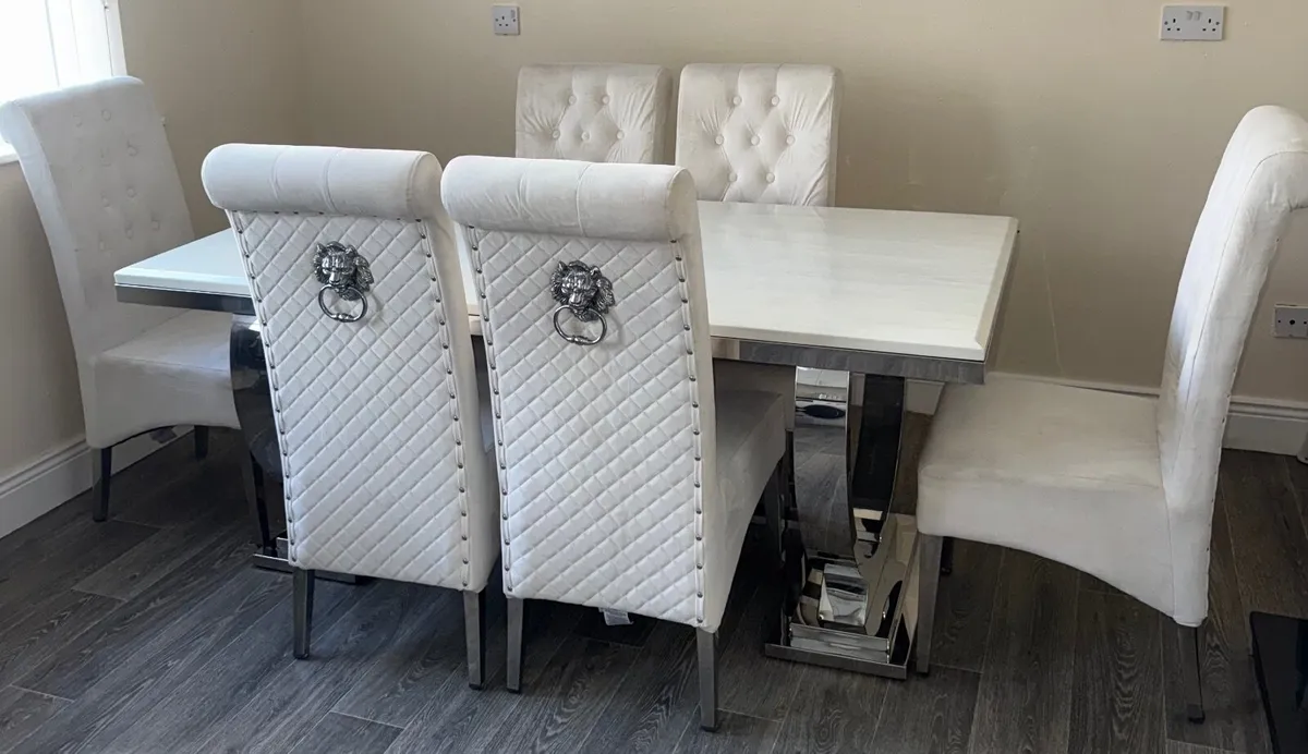 Dinning table set - Image 1