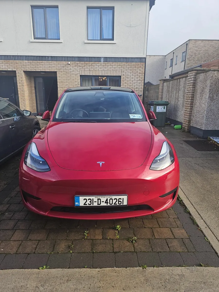 Tesla Model Y 2023, 16k mileage 33k euro - Image 1