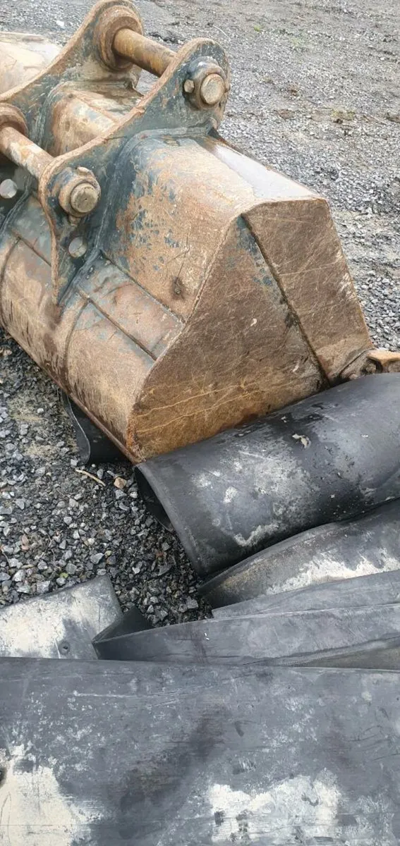 4ft digging bucket - Image 1