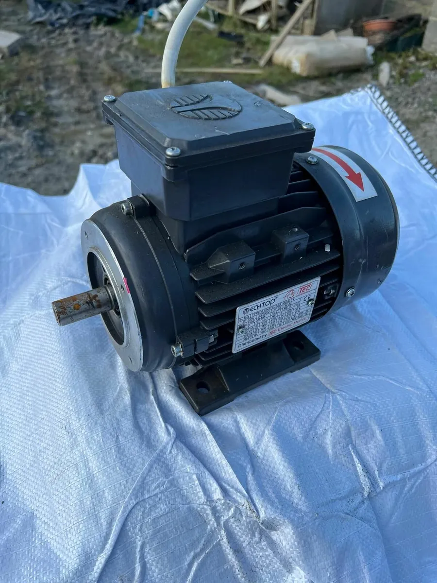 GRUNDFOS Pumps and motors - Image 3