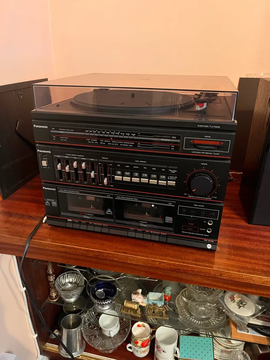 Panasonic SB-D15 stereo system with turntable - Image 1