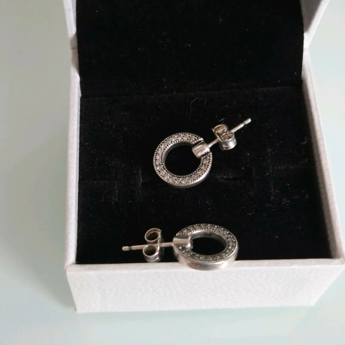 Pandora pave&Logo circle reversible stud earrings - Image 3
