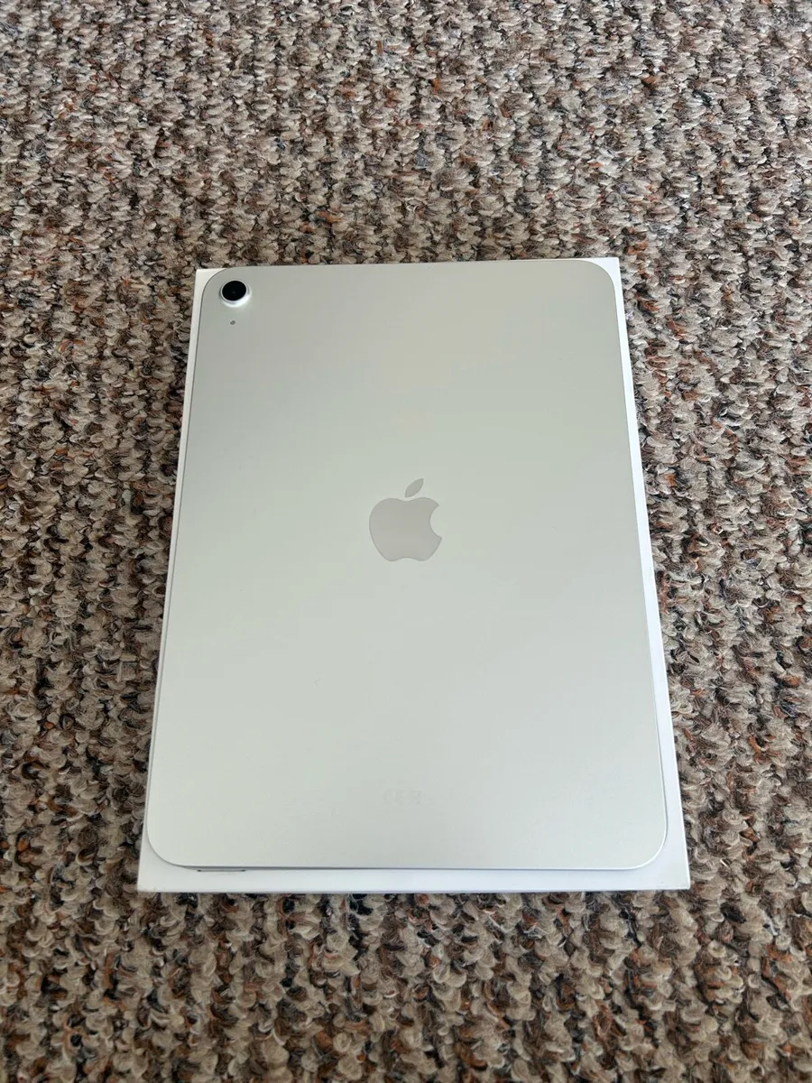 Apple iPad 11 gen (2025) with accessories - Image 2