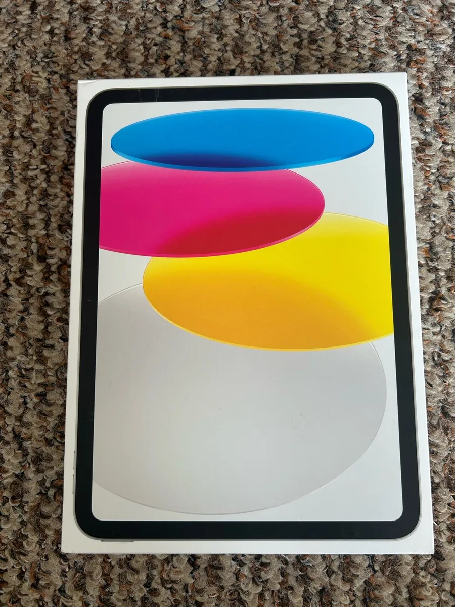 Apple iPad 11 gen (2025) with accessories - Image 3