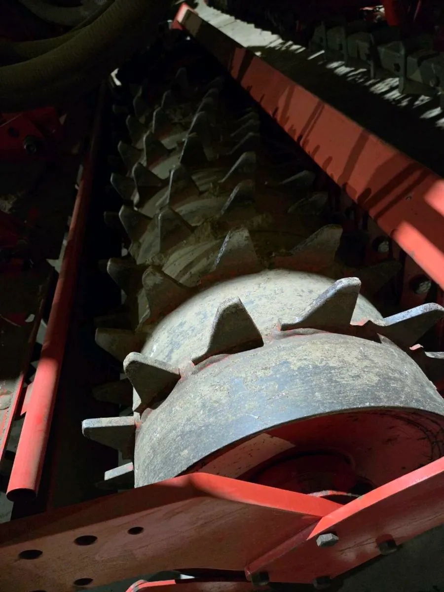 Kuhn LC302 One Pass - Image 3