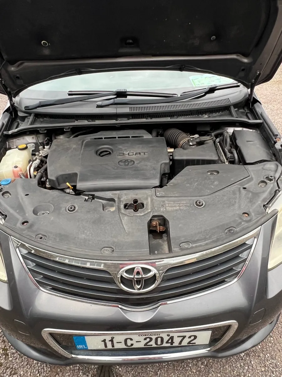 Toyota Avensis 2011 - Image 1
