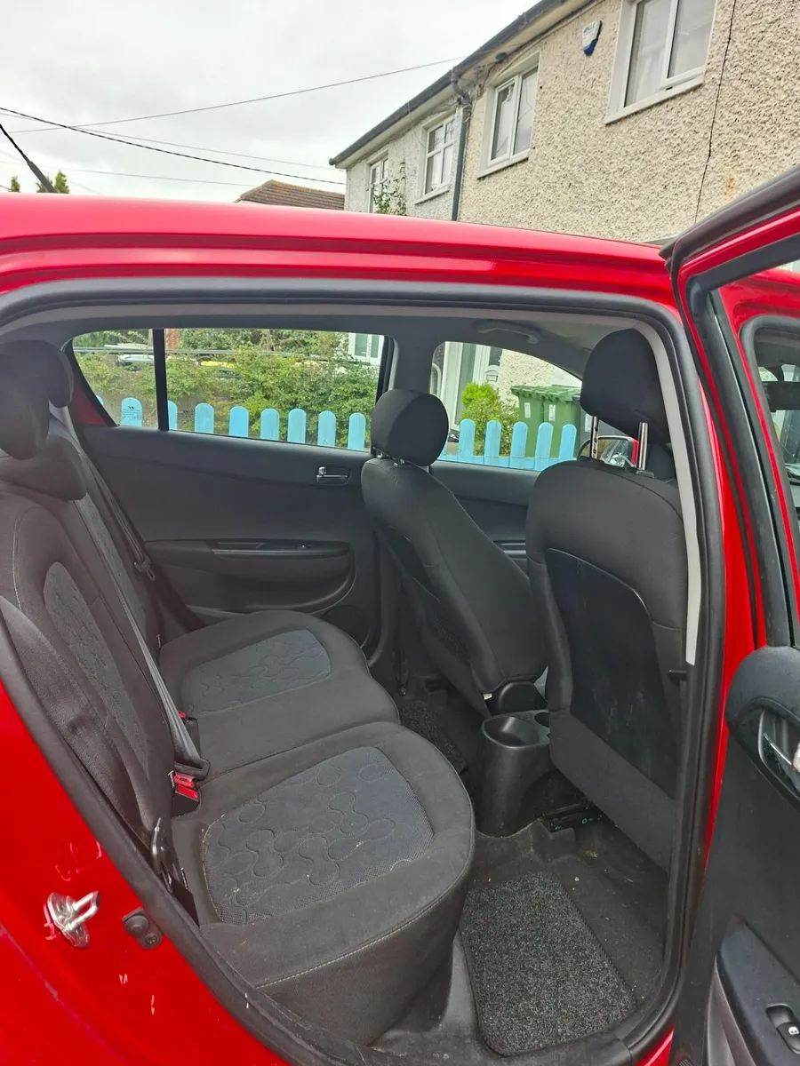 Hyundai i20 2012 - Image 2