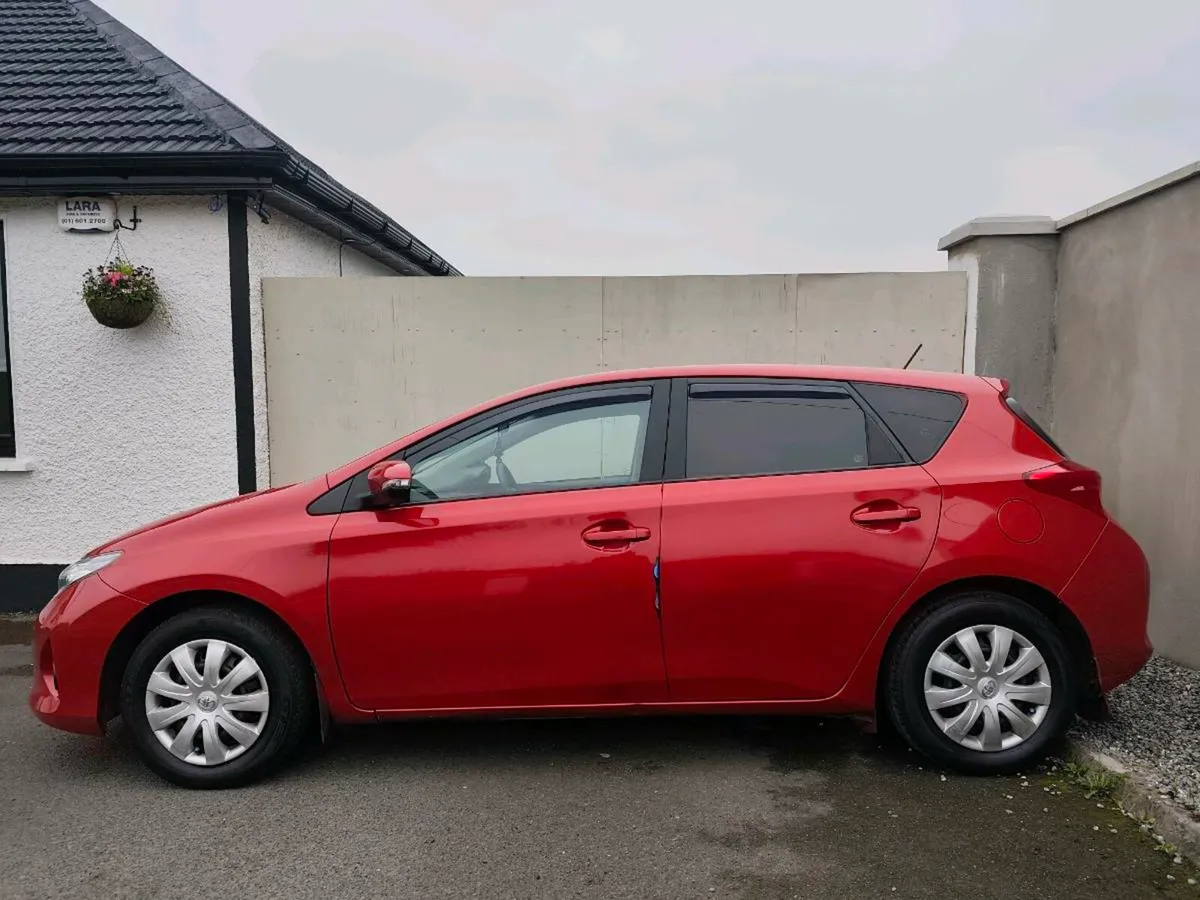 Toyota Auris Full Service History - Image 2