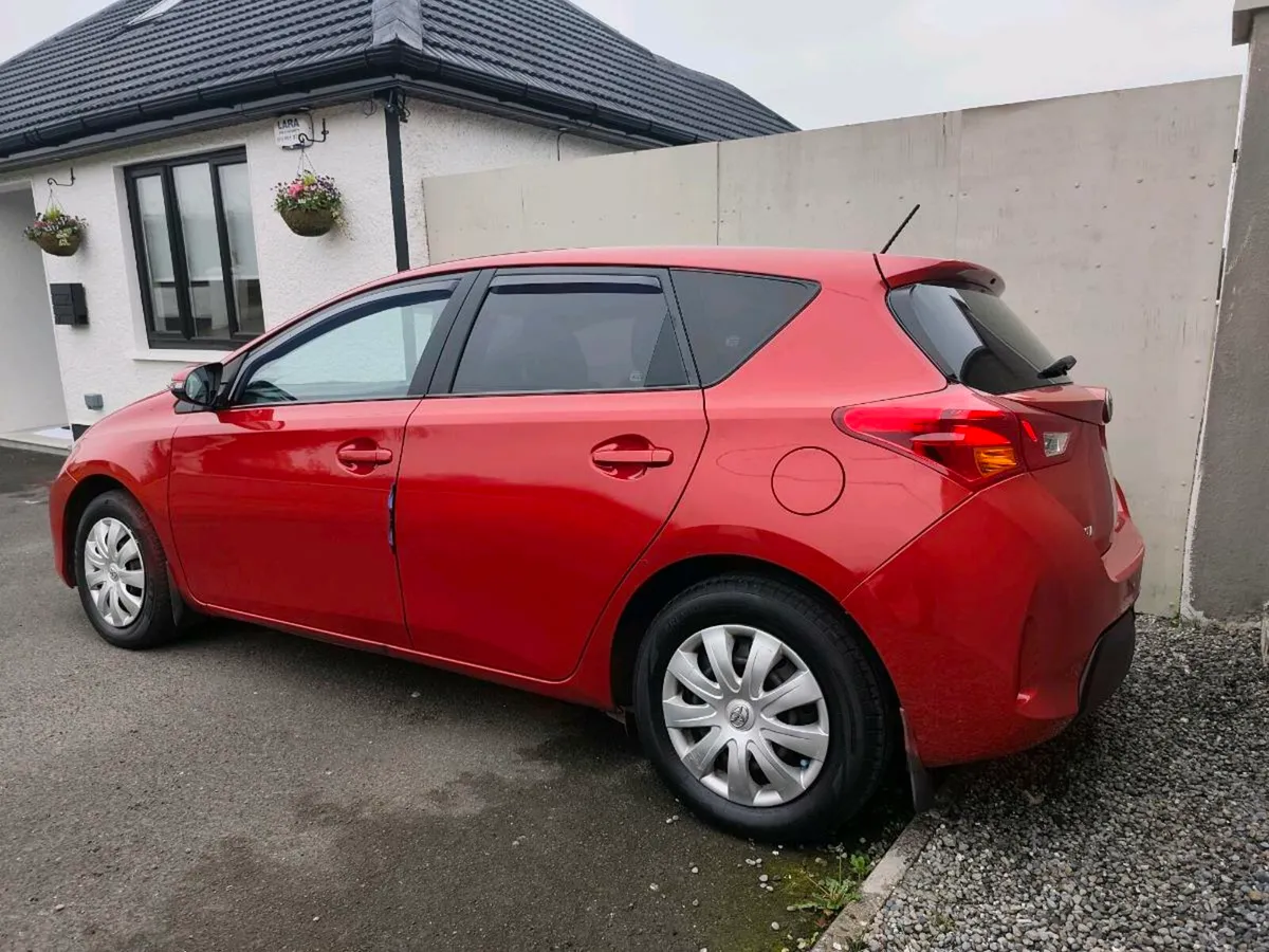 Toyota Auris Full Service History - Image 3
