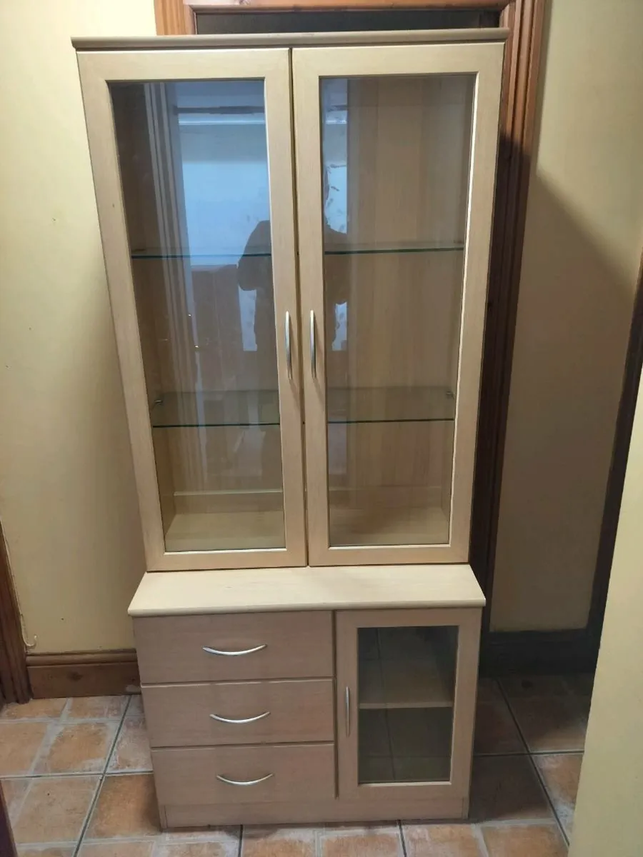 Glass cabinet