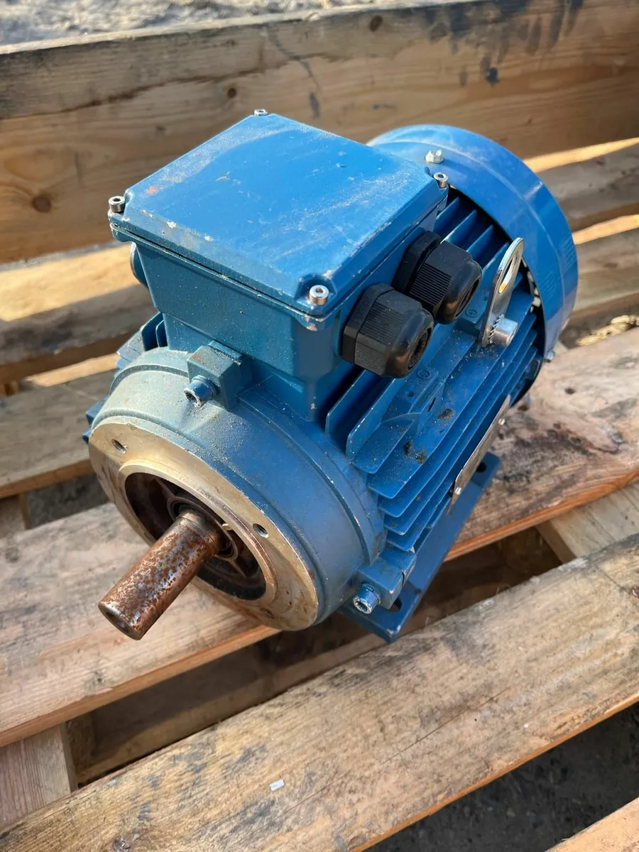 3 Phz Motors and Pumps - Image 1