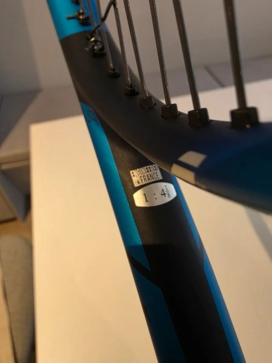 Selling my Babolat Pure Drive Team 2021  barely used and in great shape! - Image 2