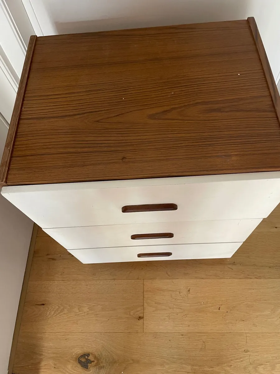 Three drawer unit - Image 2