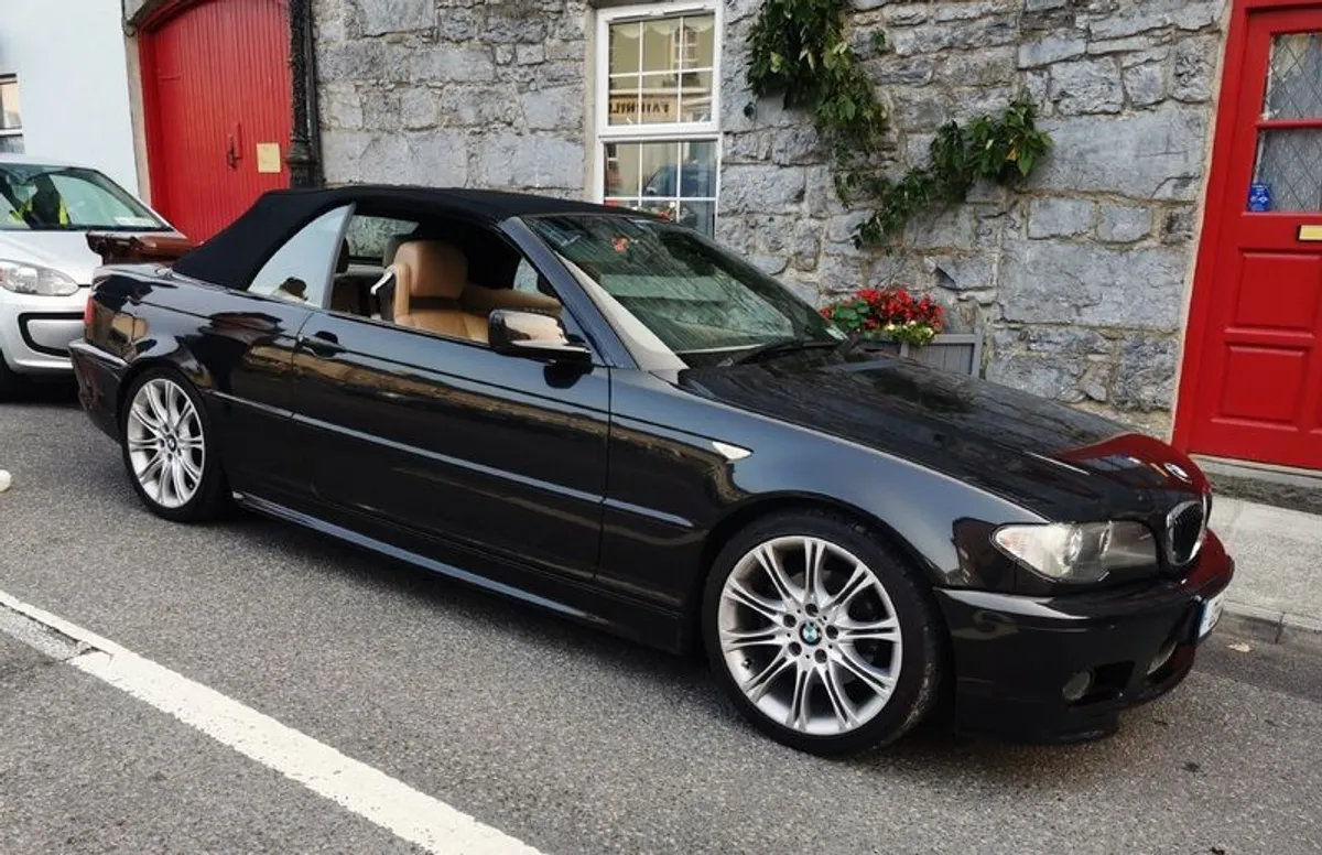 2005 BMW 325Ci Convertible - Image 2