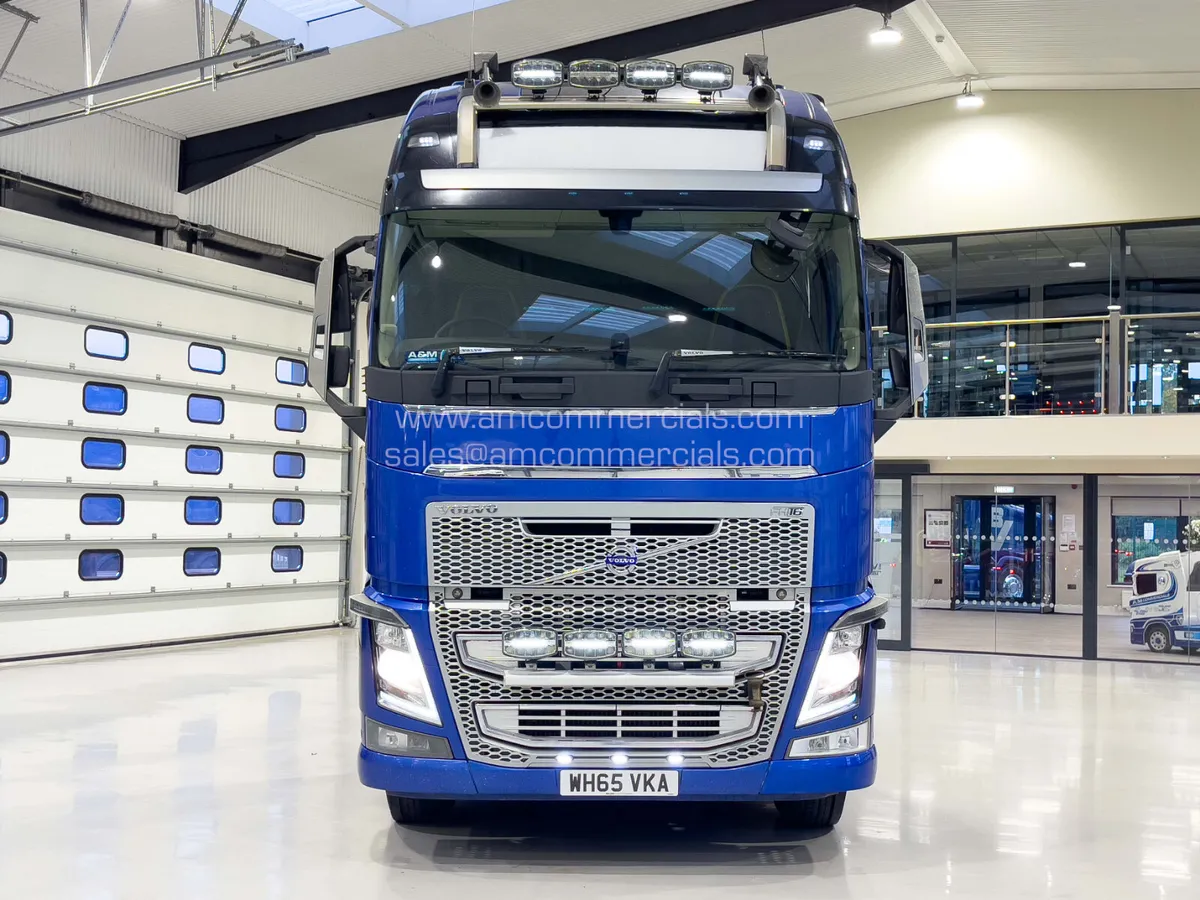 2015 (65) VOLVO FH16 750 GLOBETROTTER XL 6X2 MIDLI - Image 2