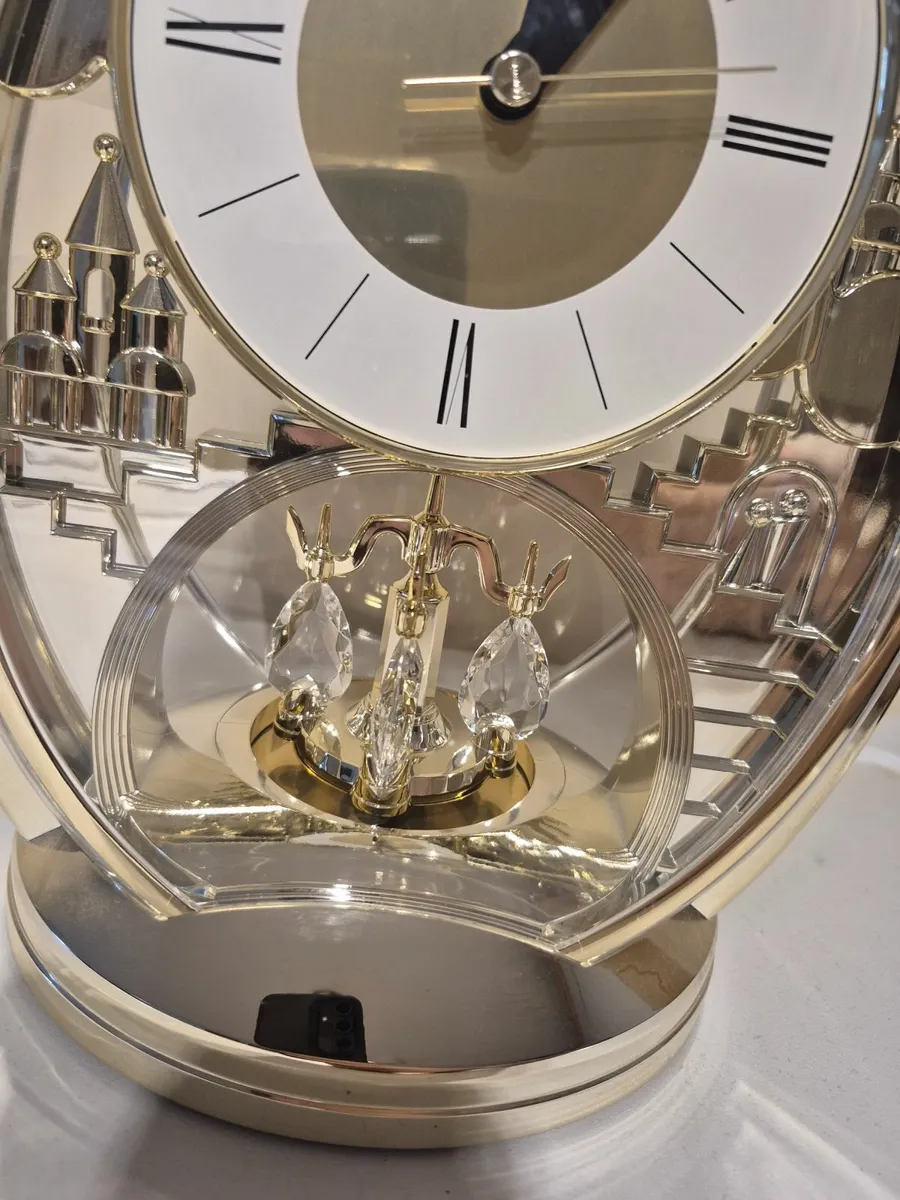 Modern Clock - Image 2