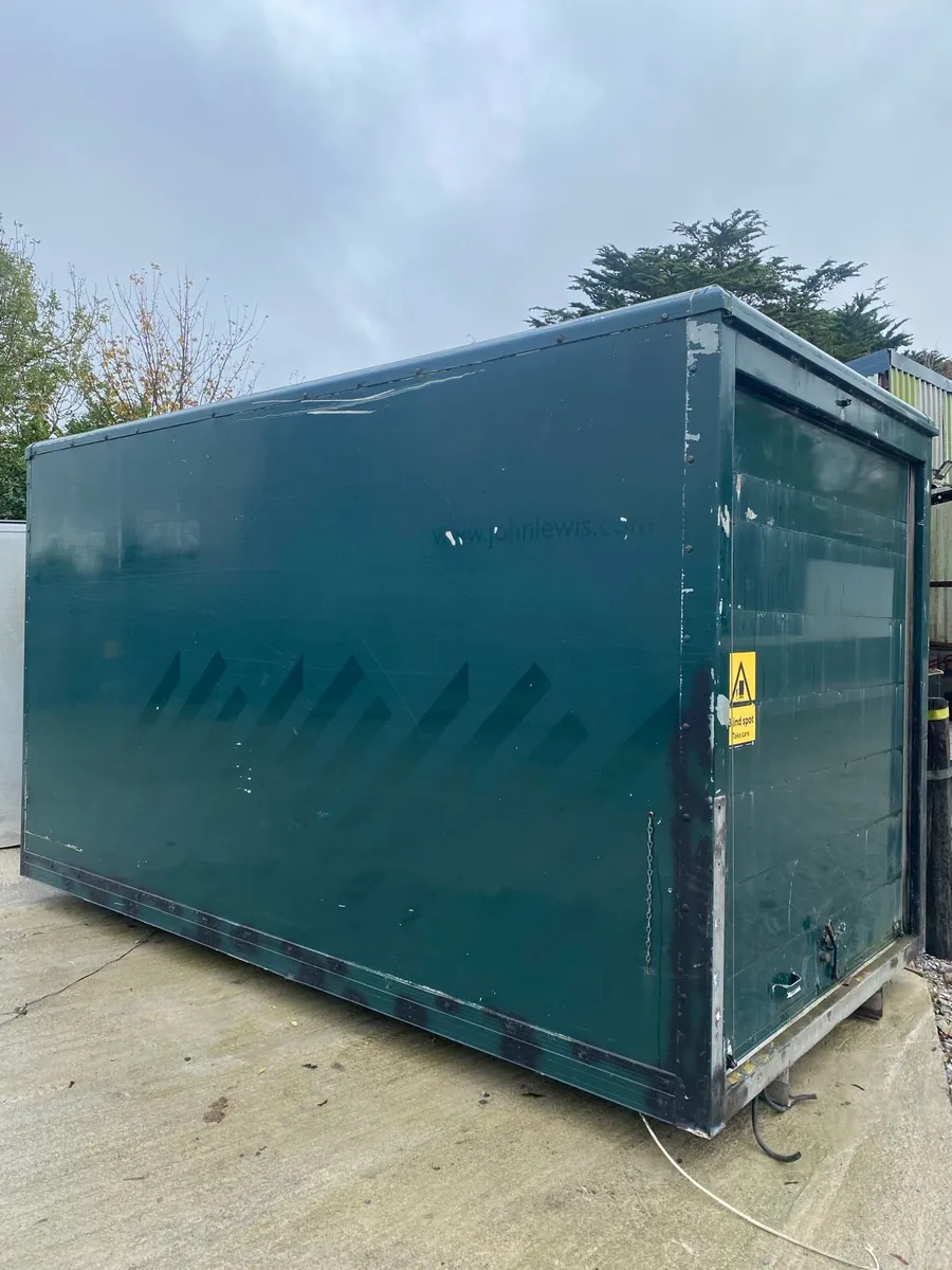 14ft dry box - Image 1