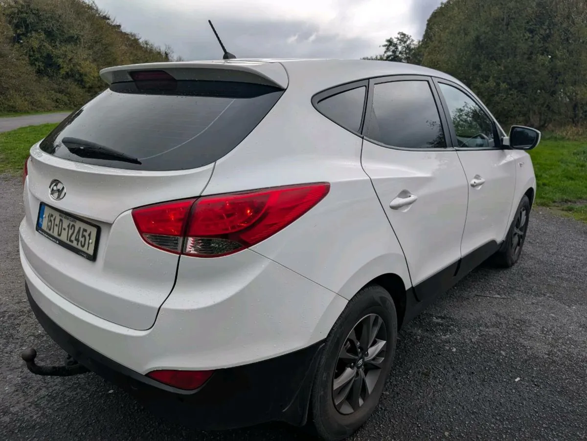 2915 Hyundai ix35 - Image 3