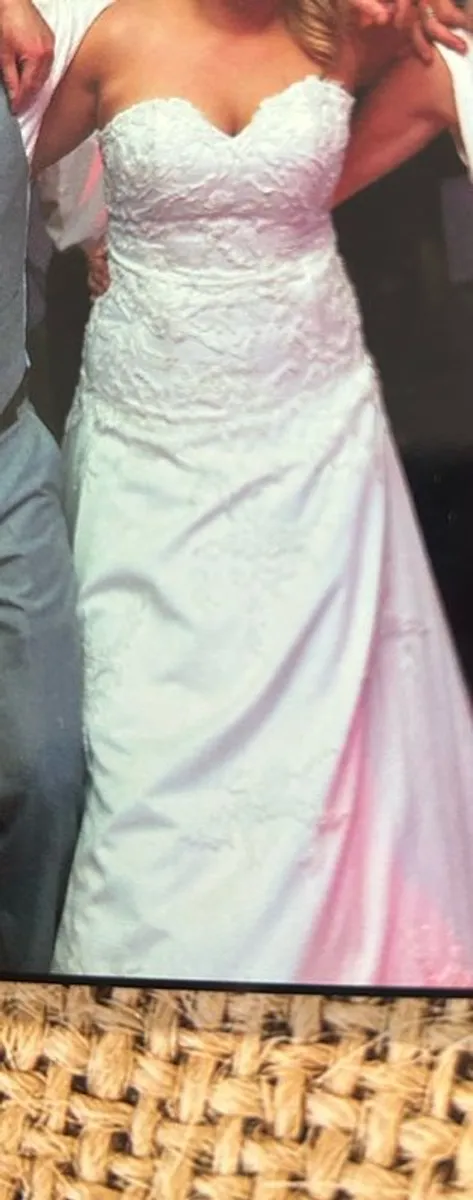 Elegant Wedding dress - Image 3