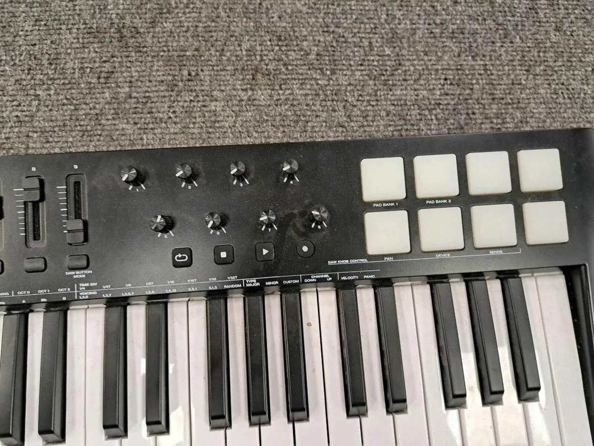 Oxegyn49 Midi Keyboard - Image 4