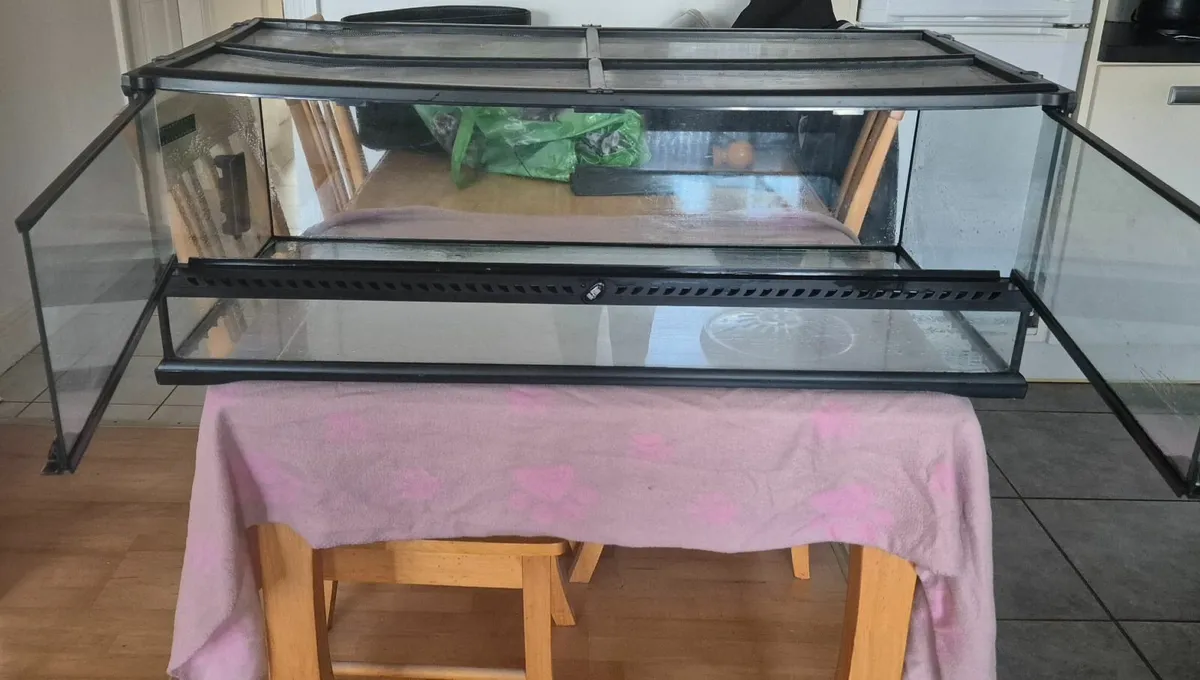 Exo terra reptile tank/ terrarium - Image 1