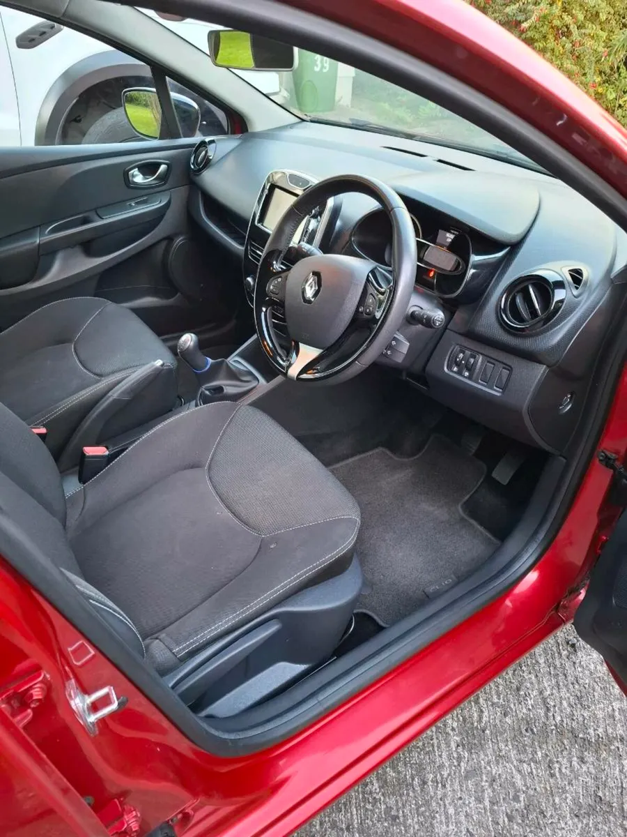 Renault Clio - Image 4