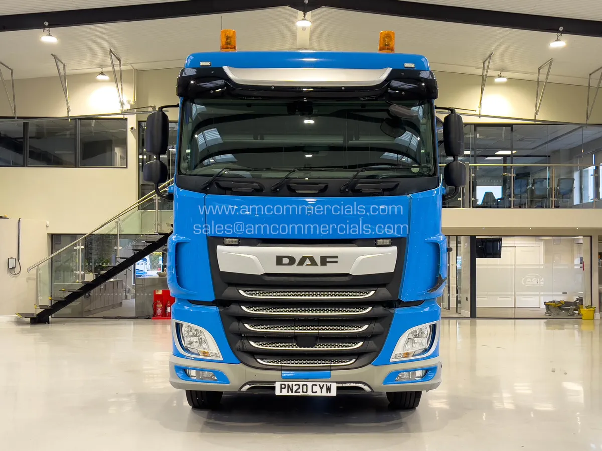 2020 (20) DAF XF 480 SPACECAB 6X2 TAG AXLE - Image 2
