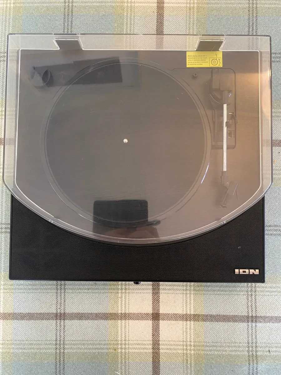 Record Turntable - Image 3