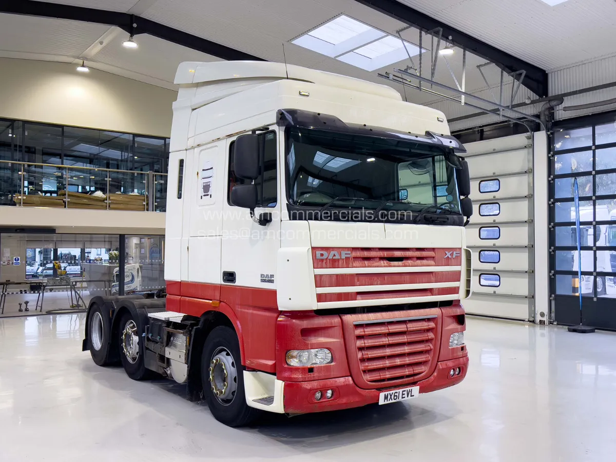2011 (61) DAF XF 105.460 SPACECAB 6X2 MIDLIFT - Image 1