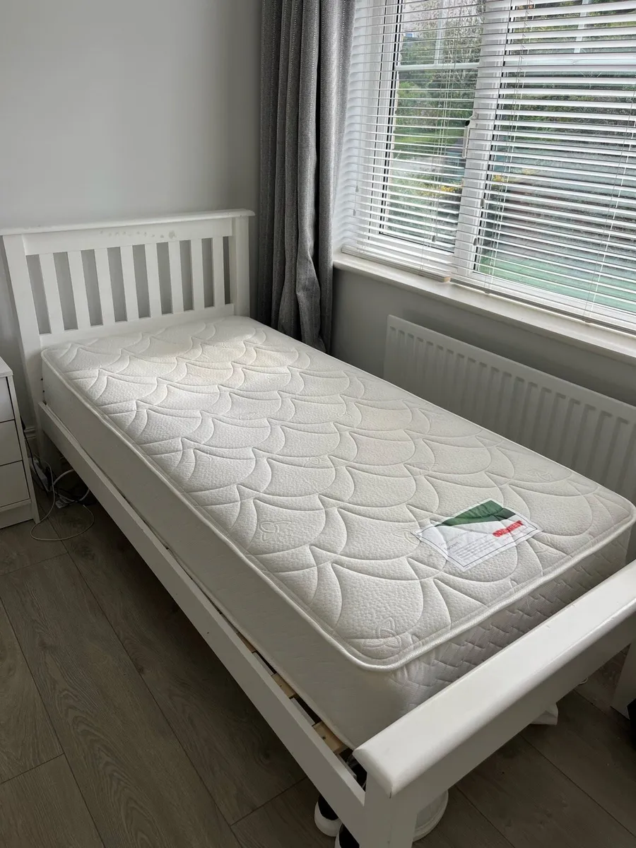 Single bed with Mattress - Image 1