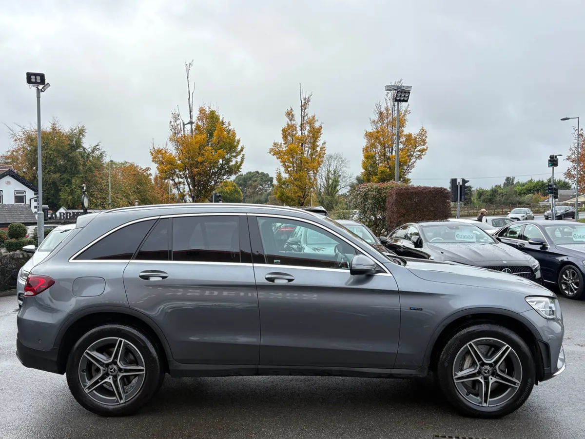 211 Mercedes-Benz GLC300DE AMG Premium - Image 4