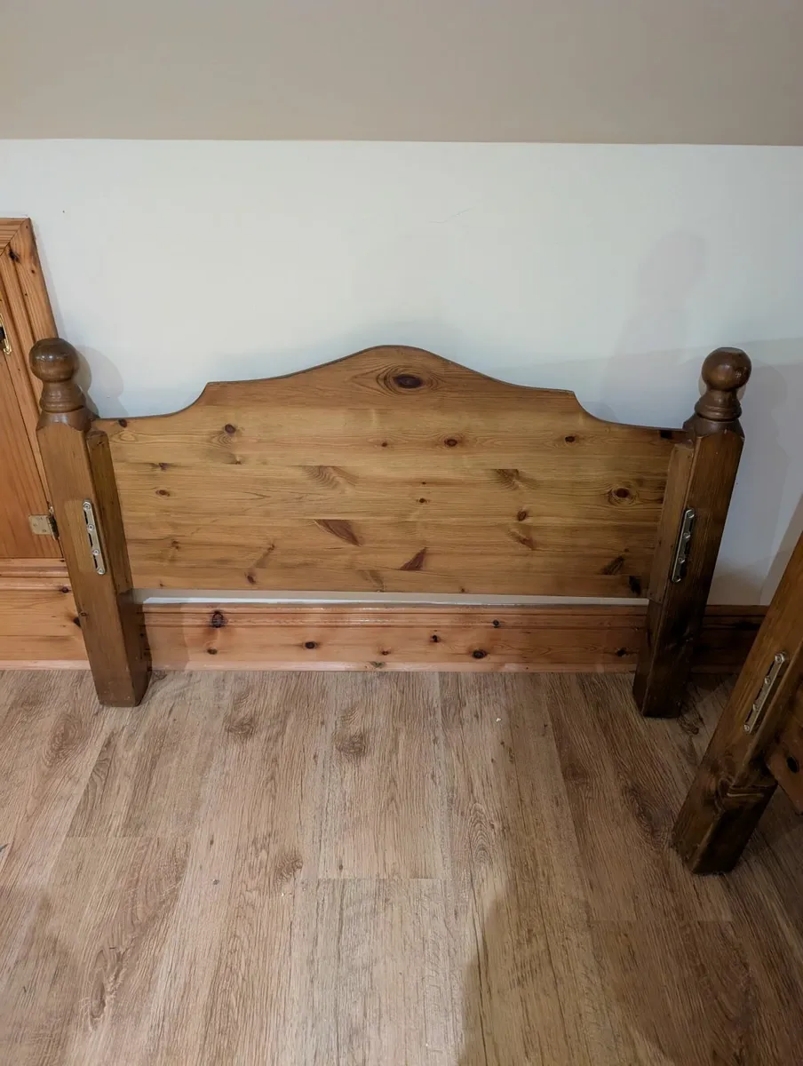 Pine single bed frame - Image 3