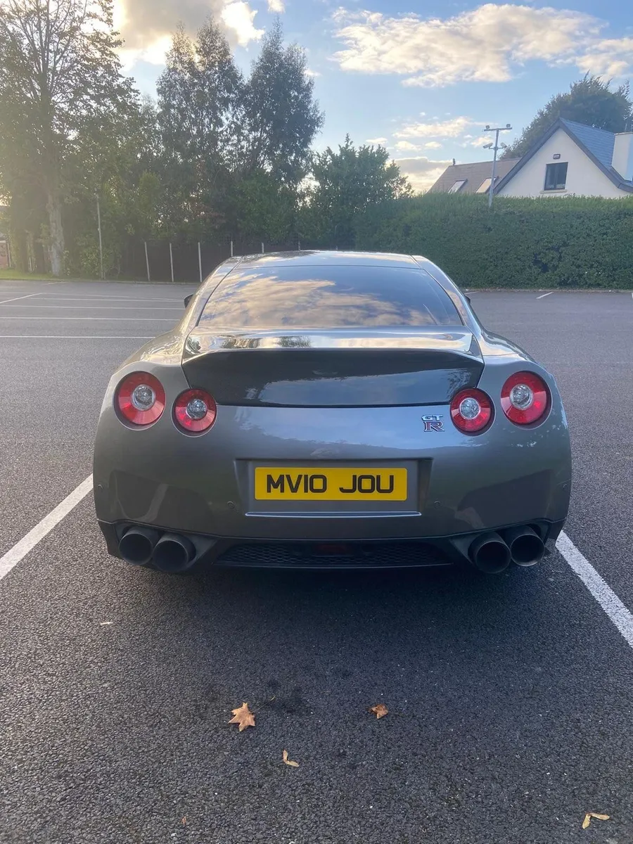 Nissan GT-R 2010 - Image 2