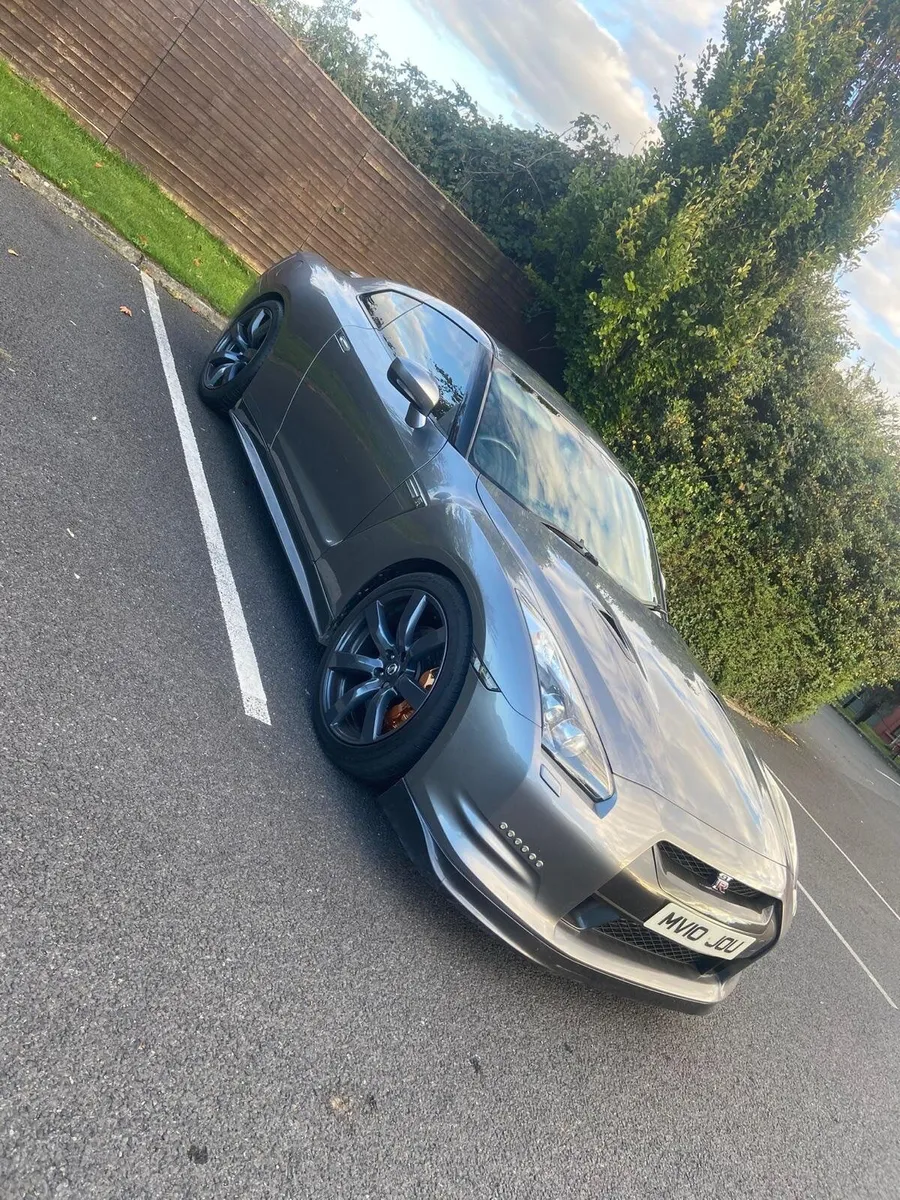 Nissan GT-R 2010 - Image 4