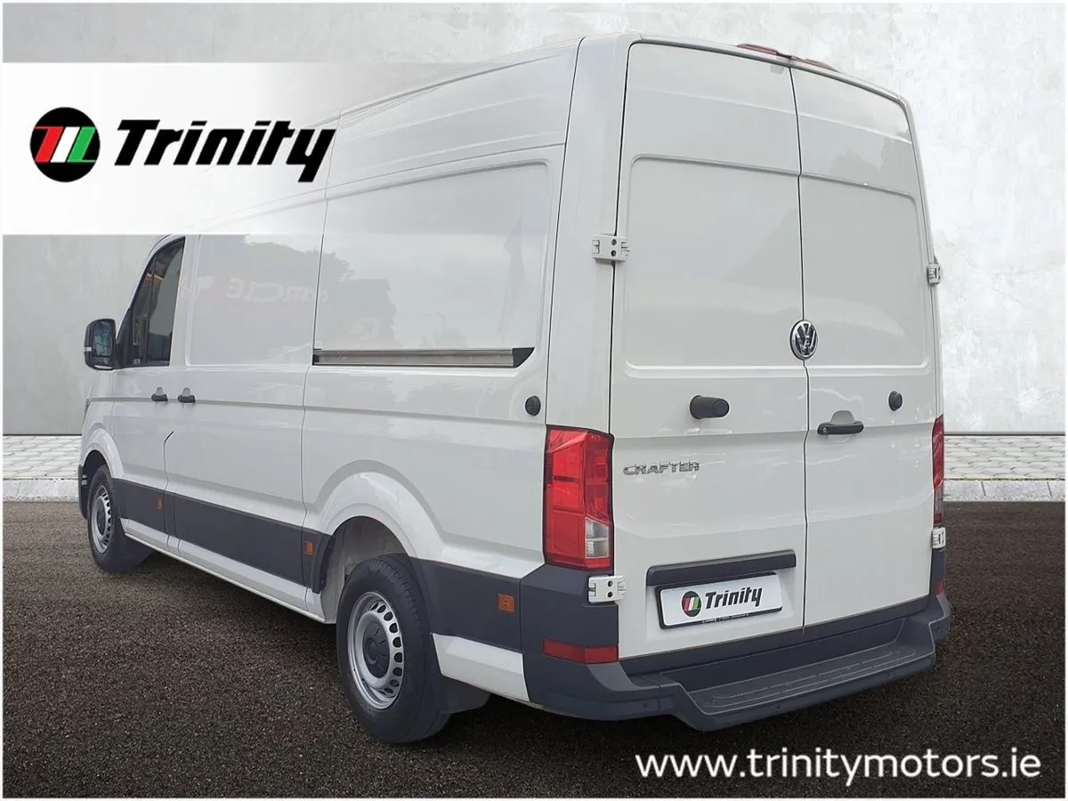 Volkswagen Crafter 2.0 TDI 140 BHP MWB Showroom C - Image 3