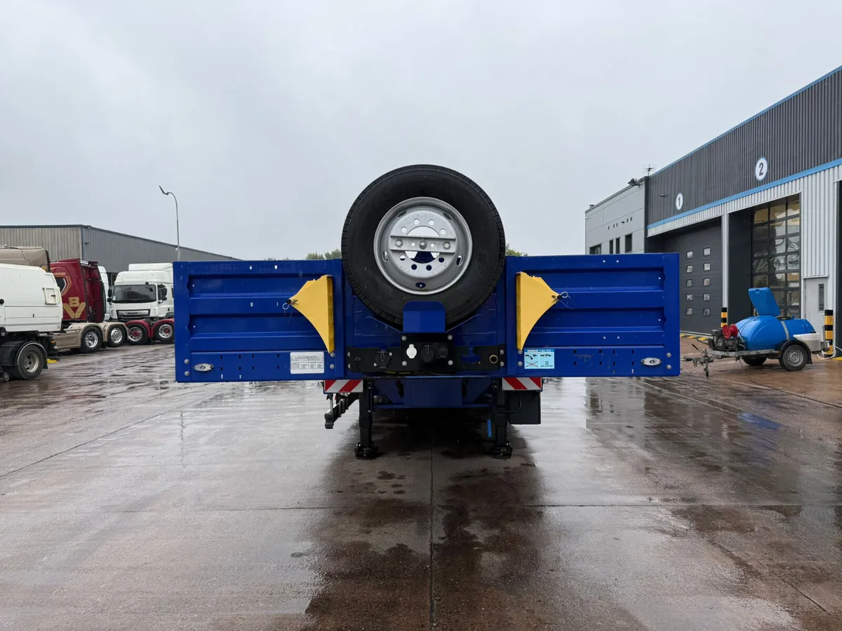 2025 KASSBOHRER 3 AXLE 52,800KG EXTENDABLE LOW - Image 3