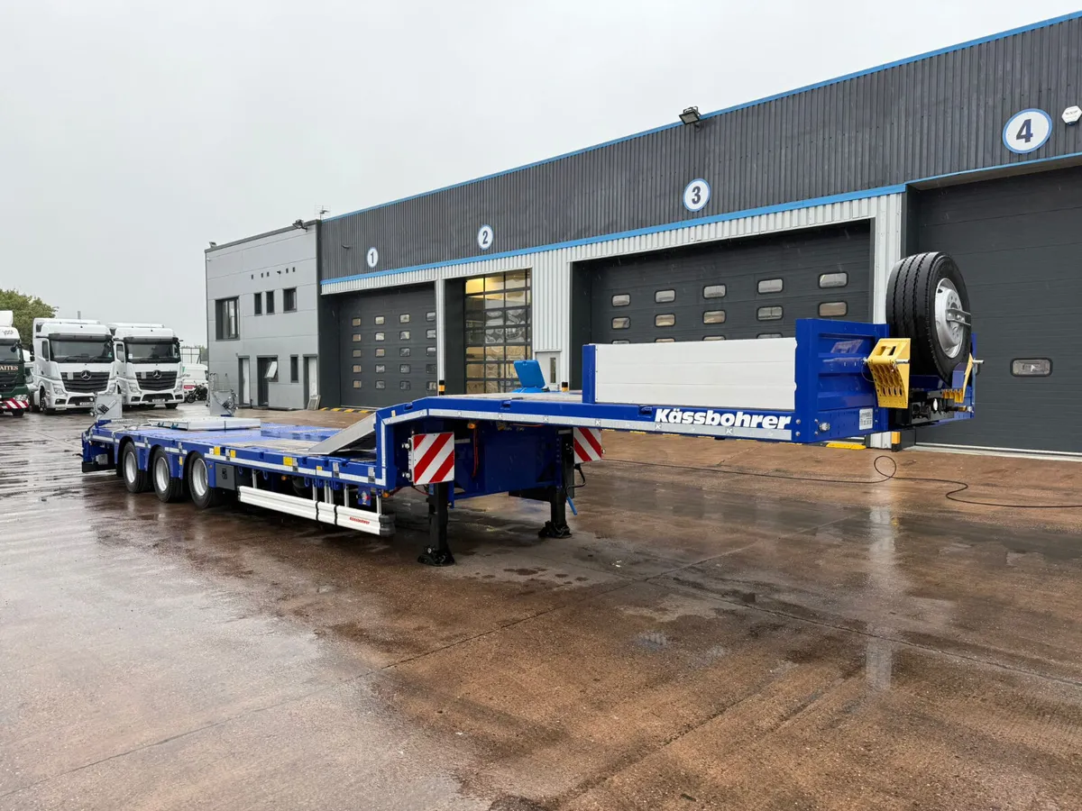 2025 KASSBOHRER 3 AXLE 52,800KG EXTENDABLE LOW - Image 1