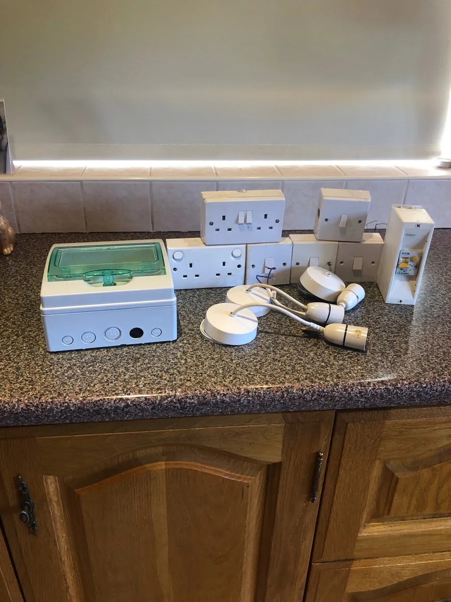 Electrical items - Image 2